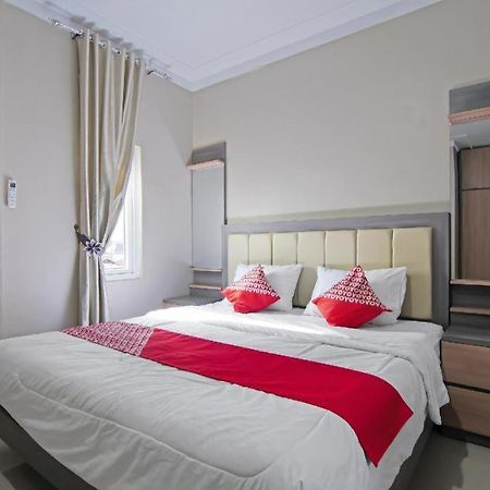 Oyo 91681 Raysa Homestay เปกันบารู ภายนอก รูปภาพ