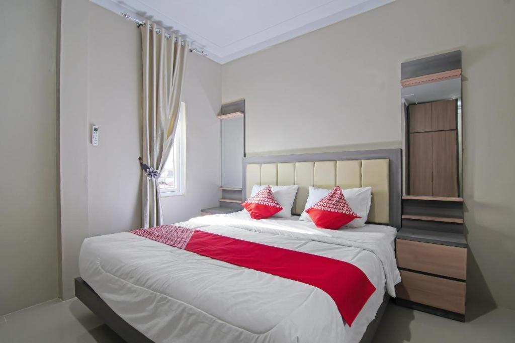 Oyo 91681 Raysa Homestay เปกันบารู ภายนอก รูปภาพ
